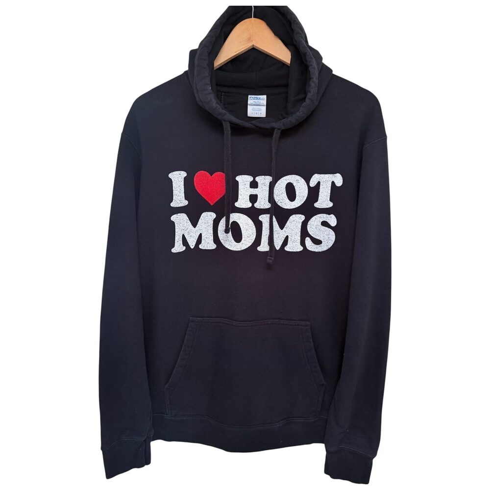 I Heart Hot Moms Graphic Pullover Hoodie Men's L Black Port & Company